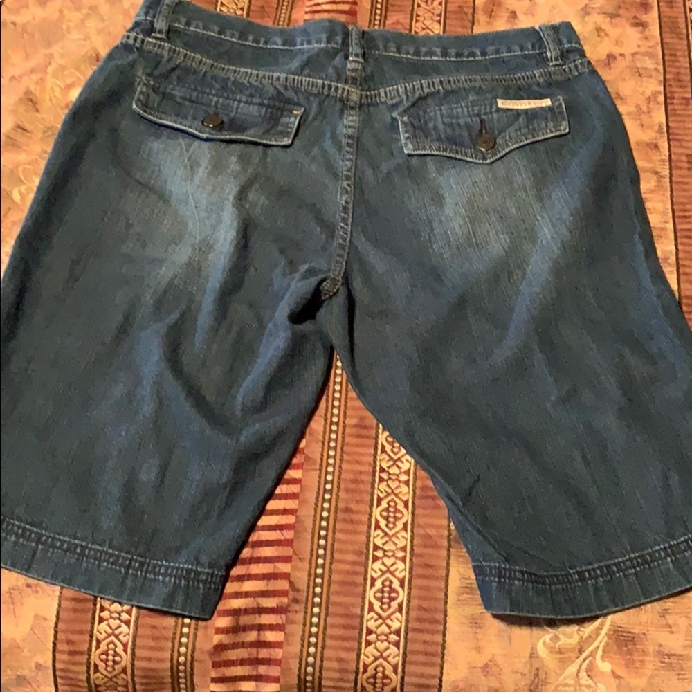 Bermuda shorts - Picture 2 of 8